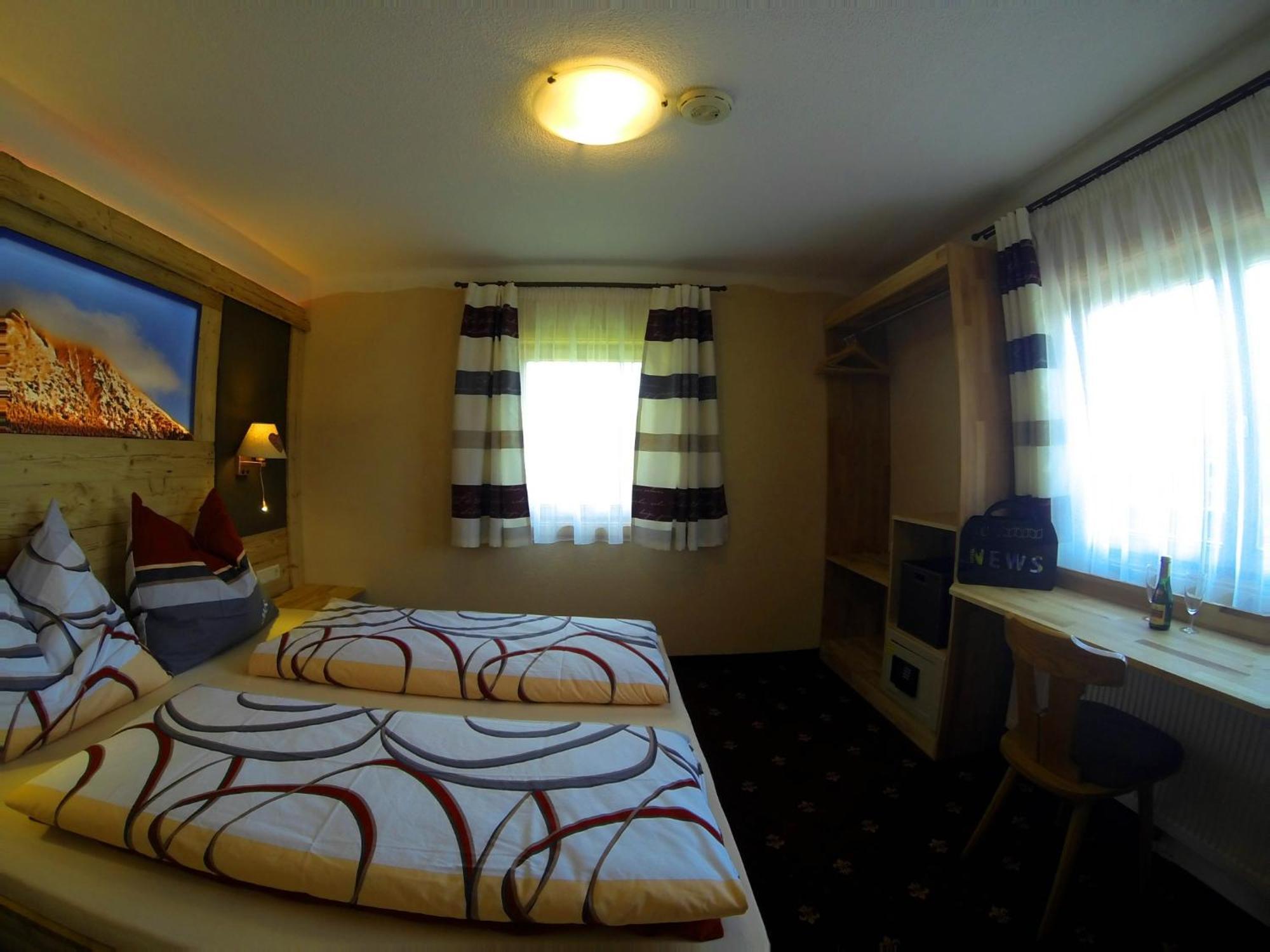 Haus Kartoner Hotel Шладминг Стая снимка